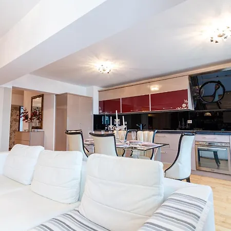 Tower Luxury Aparthotel Constanţa