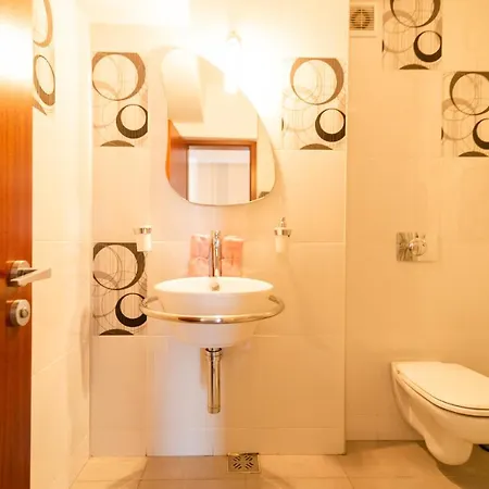 Tower Luxury Aparthotel מלון דירות קונסטנצה