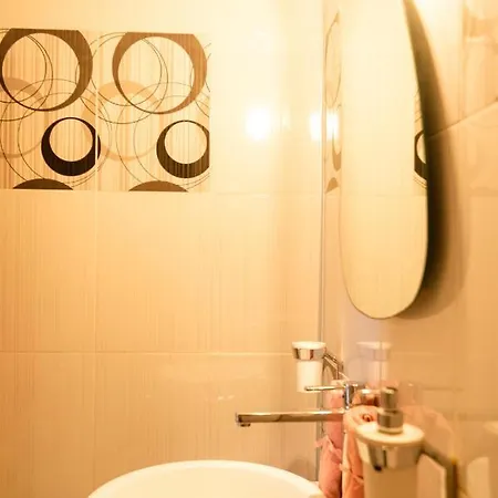 Tower Luxury Aparthotel מלון דירות *