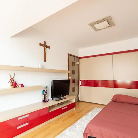 מלון דירות Tower Luxury Aparthotel